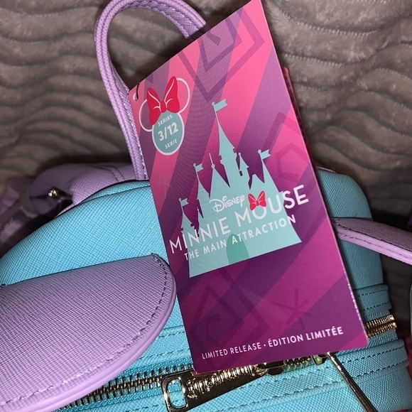LOUNGEFLY Minnie mouse the main attraction set includes Minnie plush main image 7